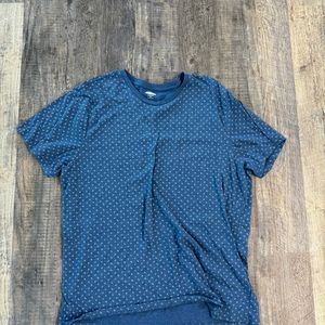 Old Navy tshirt
